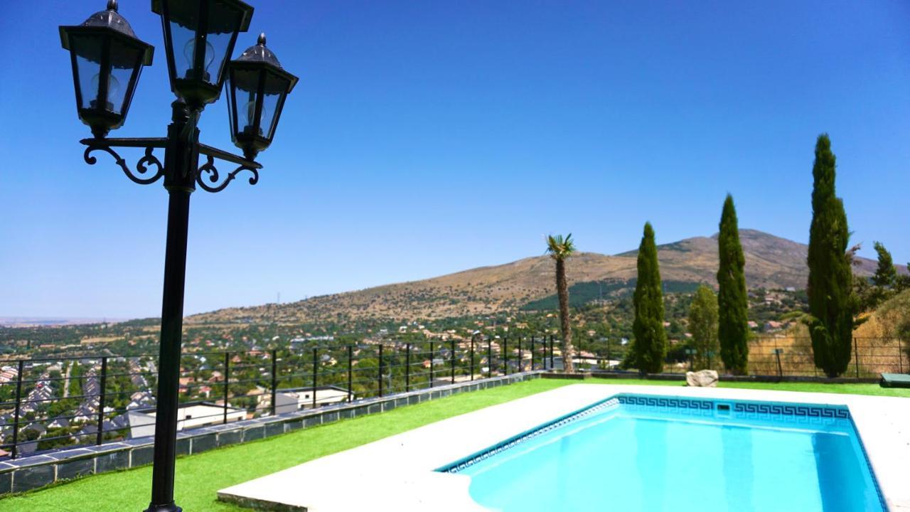 Villa Los Angeles El Espinar Luaran gambar