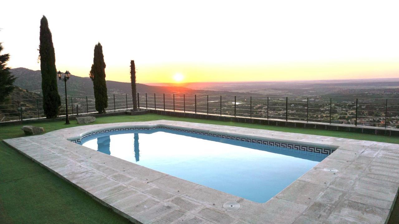 Villa Los Angeles El Espinar Luaran gambar