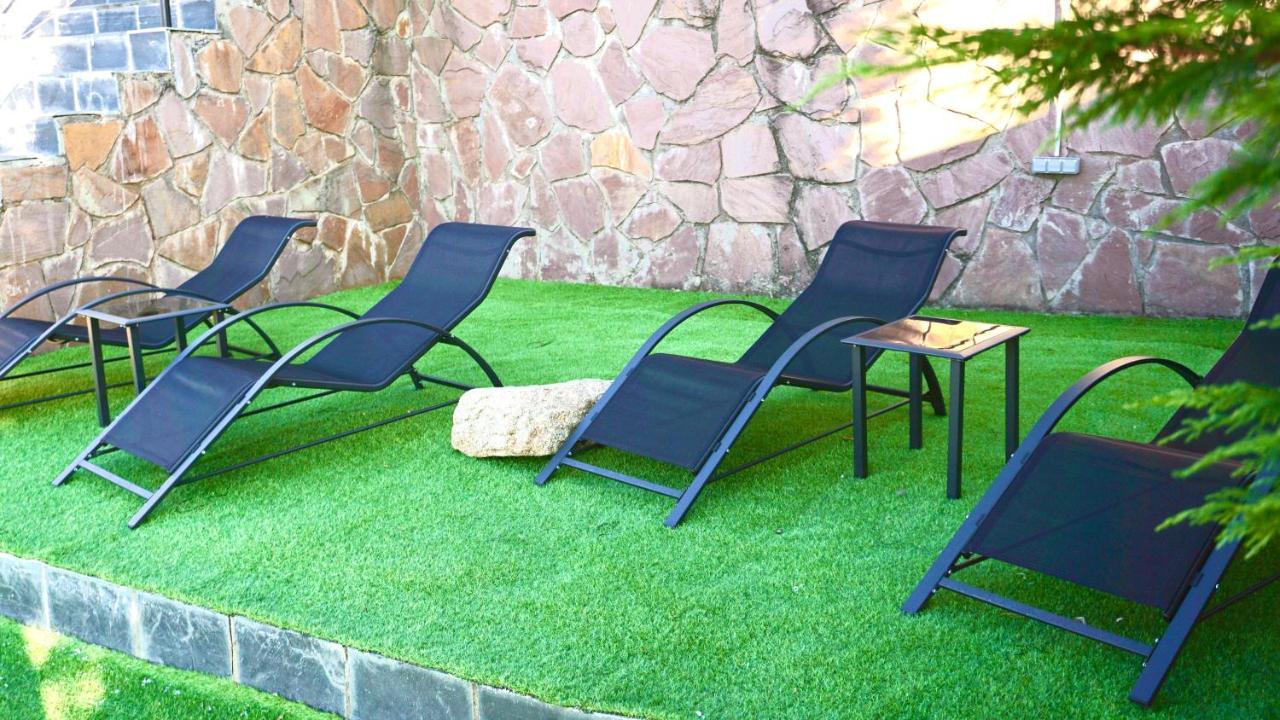 Villa Los Angeles El Espinar Luaran gambar