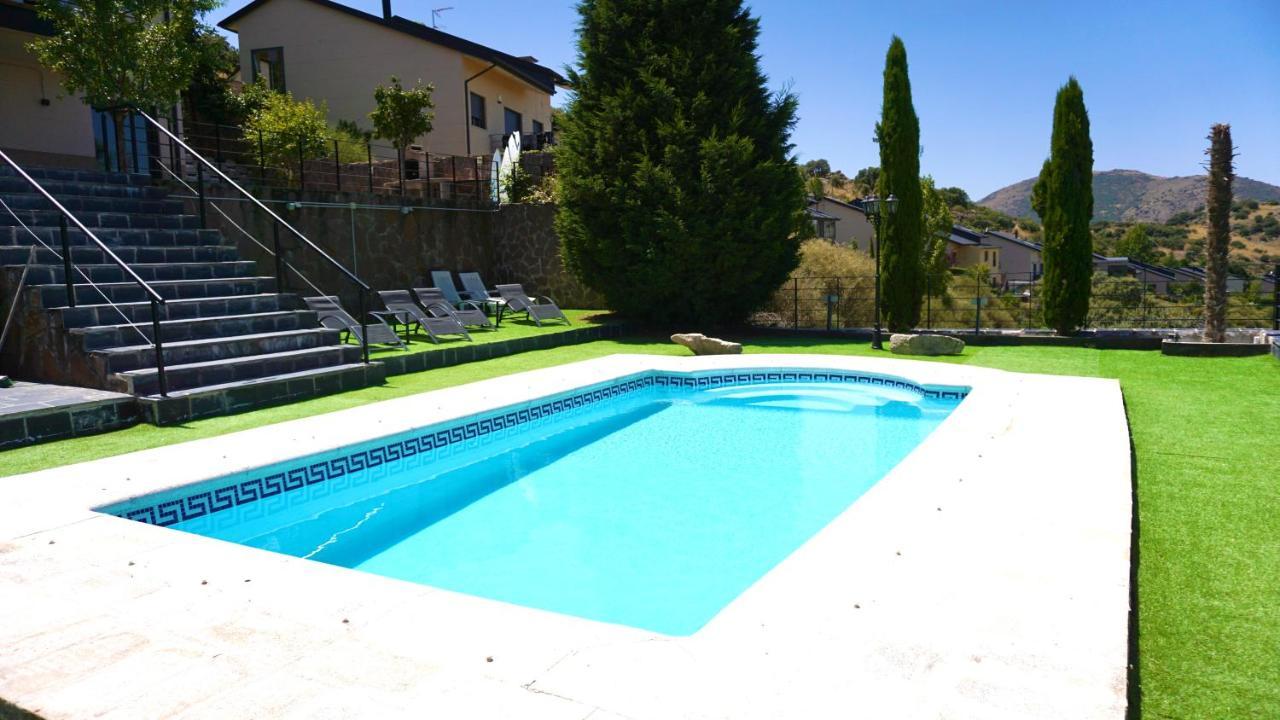 Villa Los Angeles El Espinar Luaran gambar