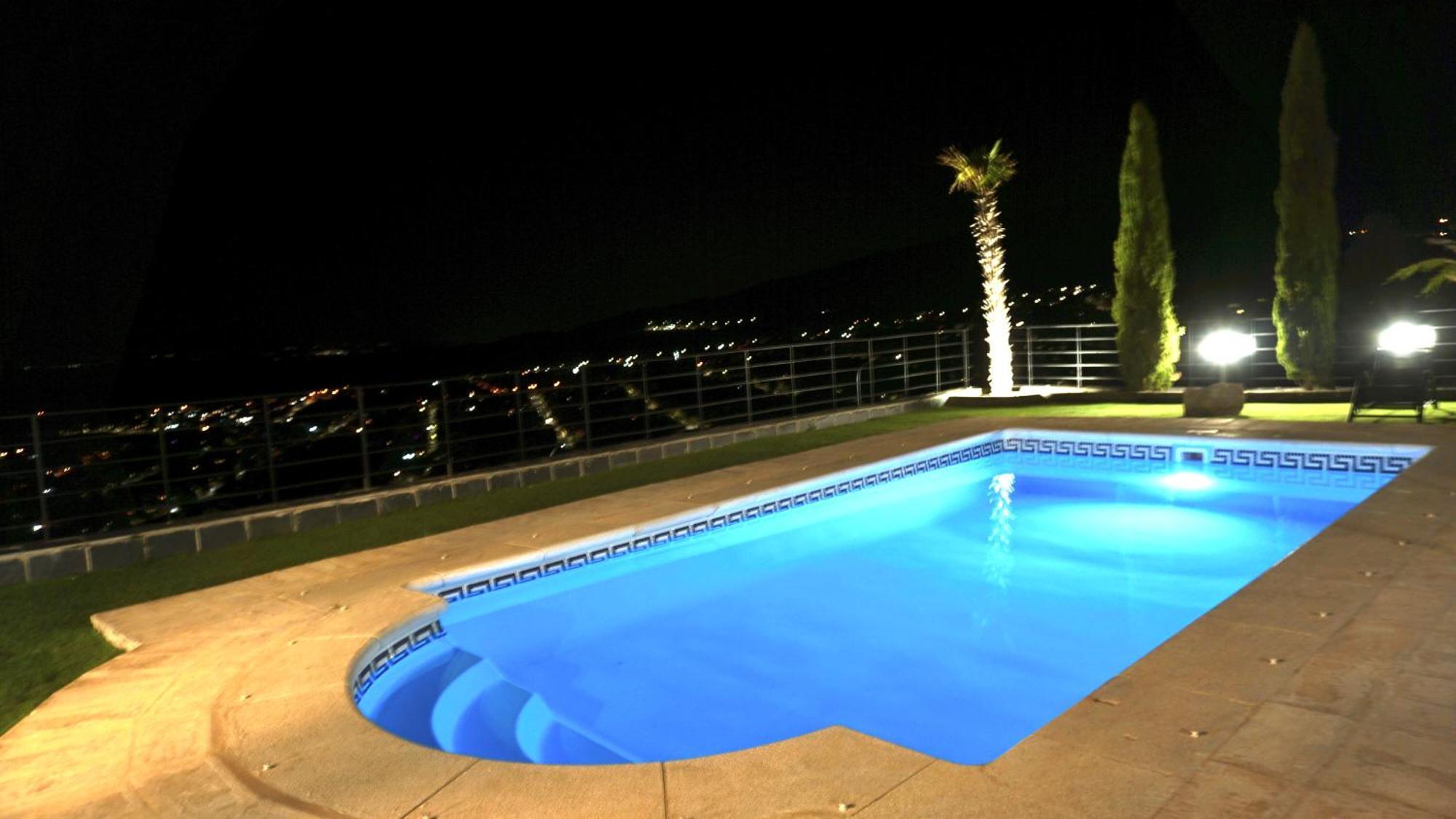 Villa Los Angeles El Espinar Luaran gambar