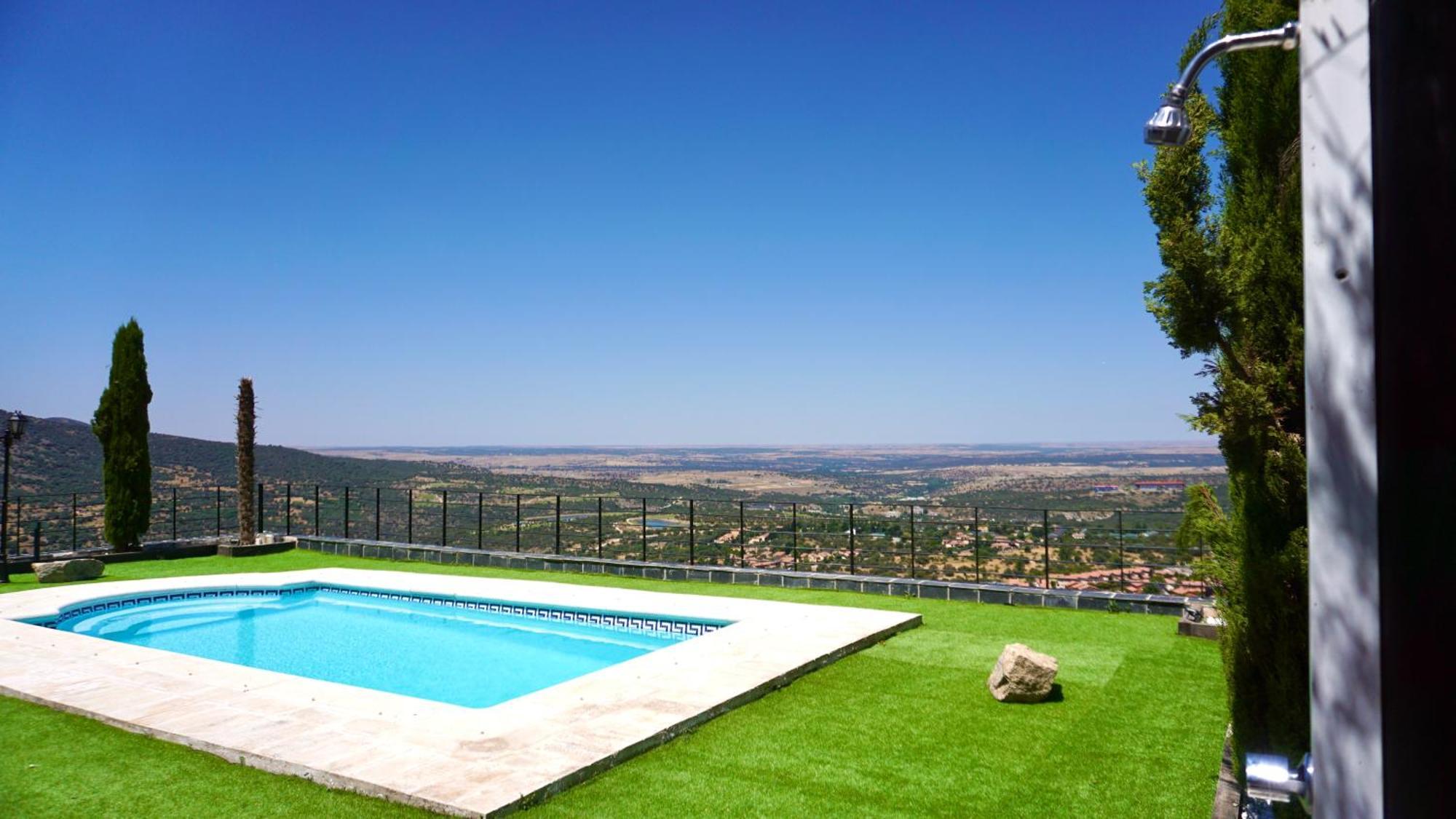 Villa Los Angeles El Espinar Luaran gambar