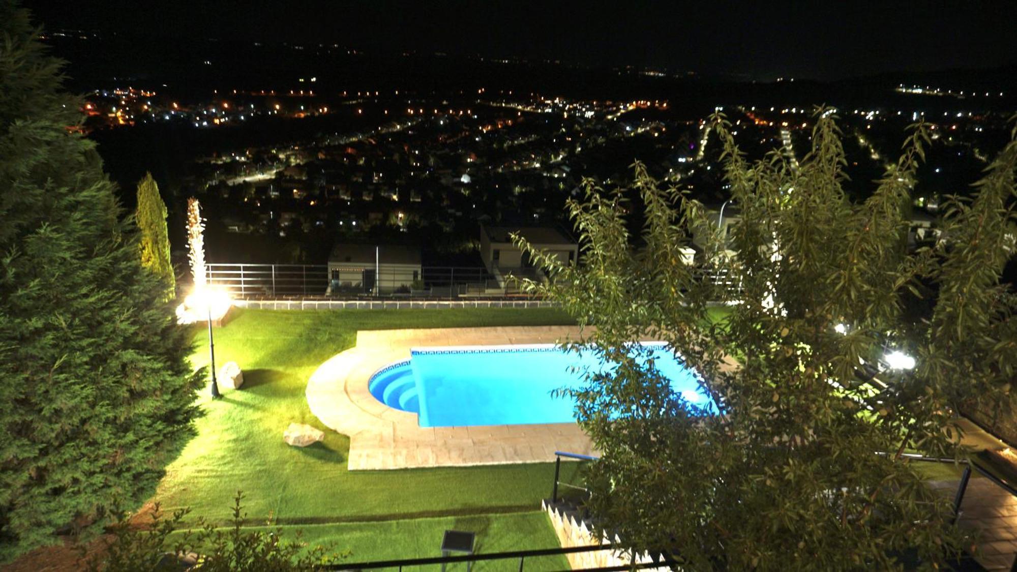 Villa Los Angeles El Espinar Luaran gambar